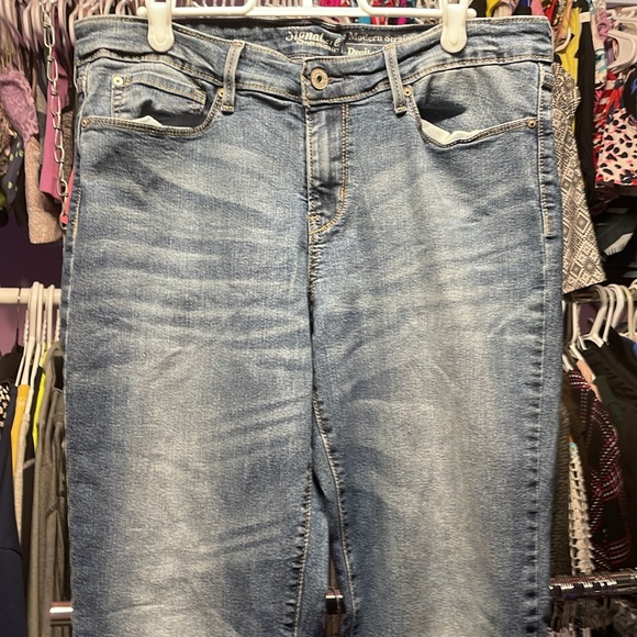 Levi’s Signature jeans 👖 Maternity Jeans sz 12M Modern Straight leg blue denim - Picture 3 of 12